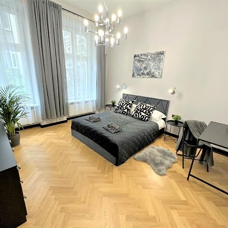 Luxury 100M2 Loft Design-Apartment At Wawel + Netflix كراكوفيا المظهر الخارجي الصورة