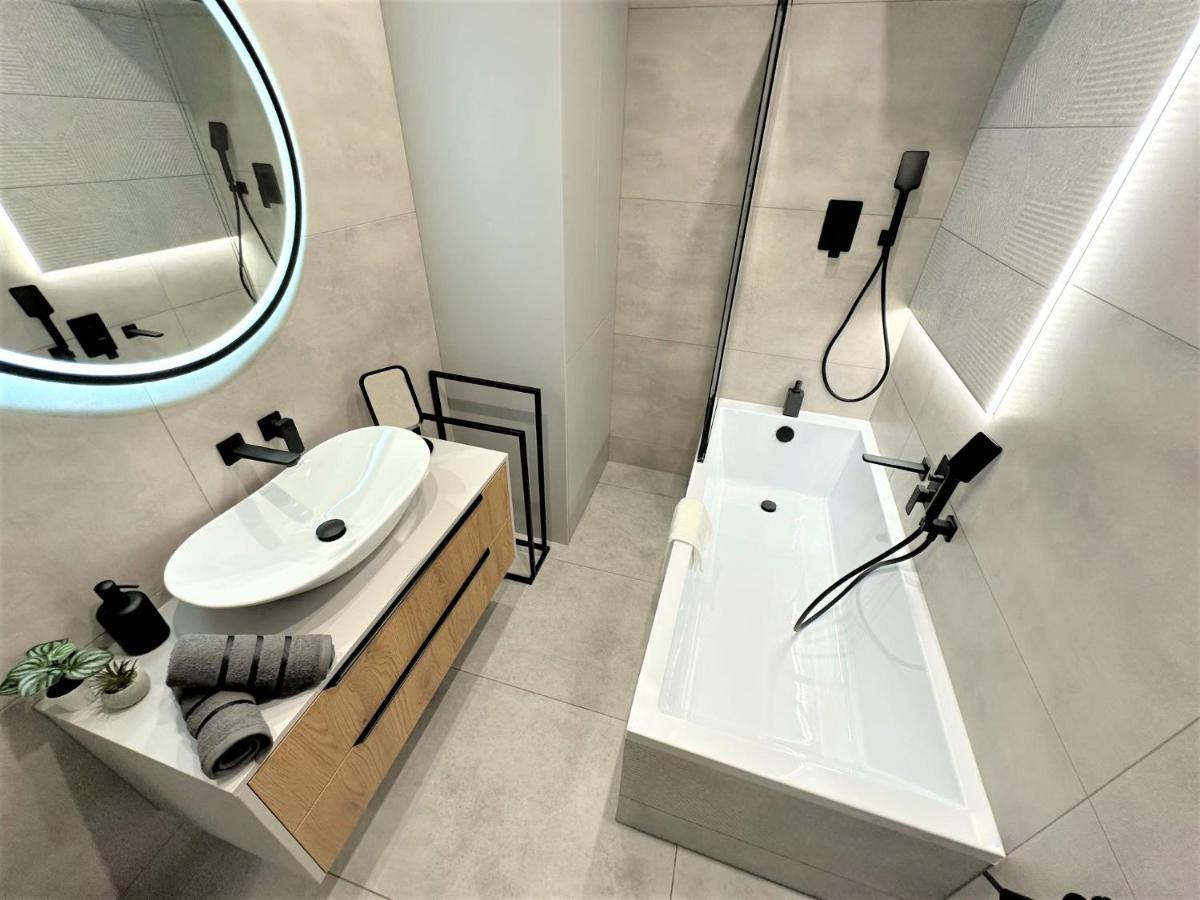 Luxury 100M2 Loft Design-Apartment At Wawel + Netflix كراكوفيا المظهر الخارجي الصورة