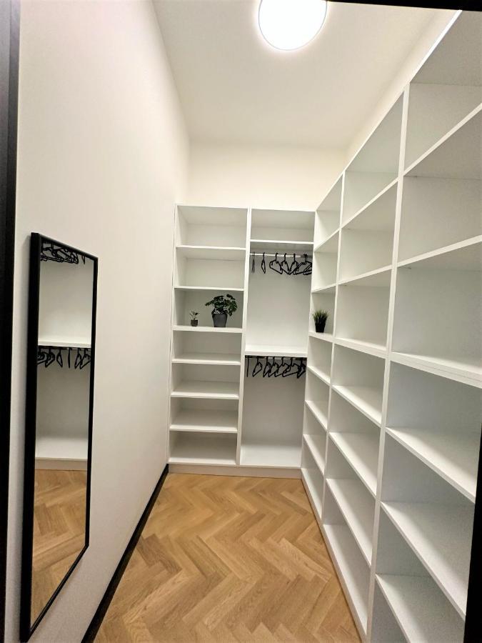 Luxury 100M2 Loft Design-Apartment At Wawel + Netflix كراكوفيا المظهر الخارجي الصورة