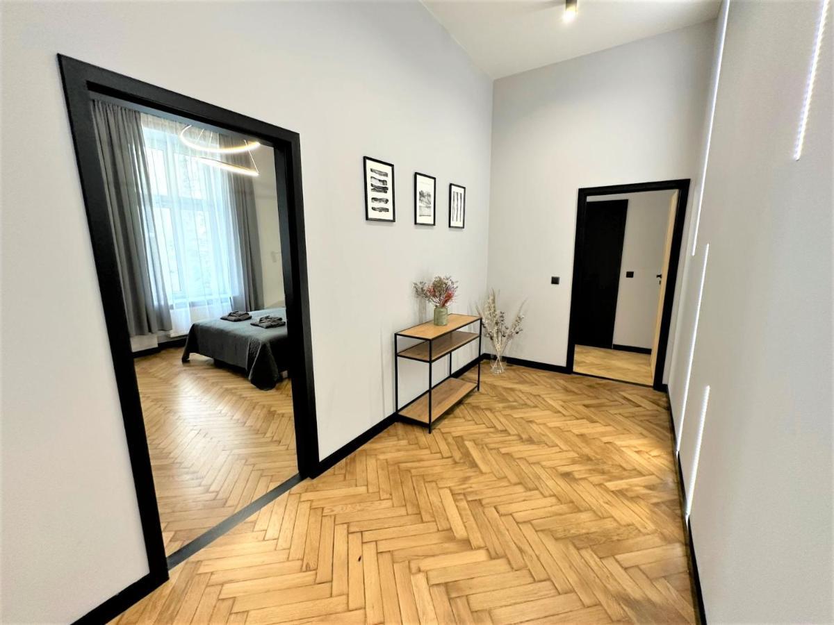Luxury 100M2 Loft Design-Apartment At Wawel + Netflix كراكوفيا المظهر الخارجي الصورة